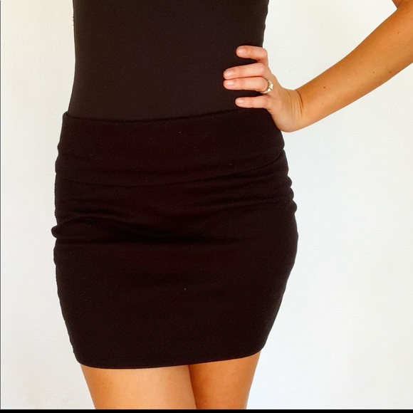 Nollie Dresses & Skirts - Bodycon skirt